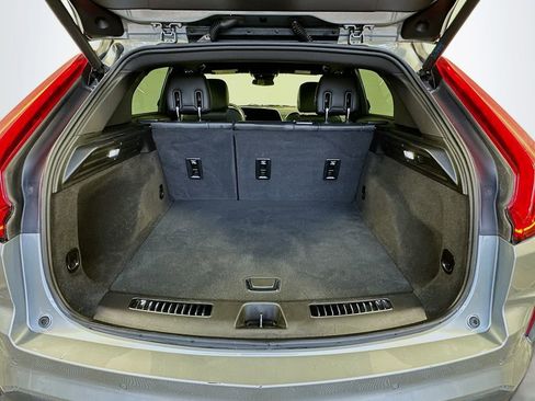 Used 2024 Cadillac XT4 Premium Luxury image 25