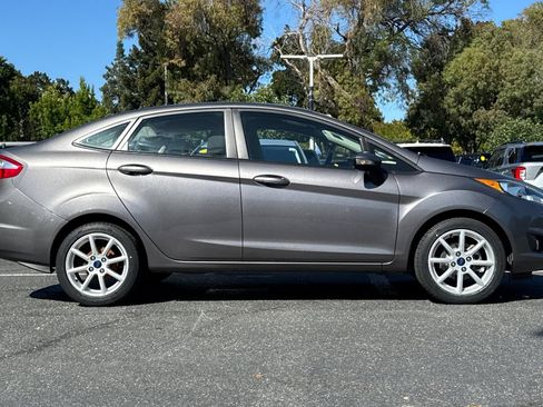Used 2014 Ford Fiesta SE w/ Equipment Group 201B FWD image 3