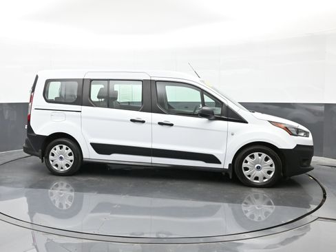 Used 2022 Ford Transit Connect XL image 9