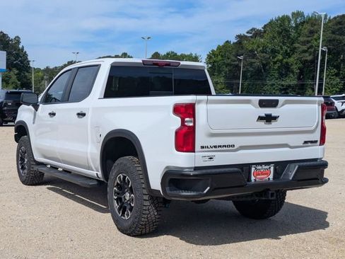 New 2026 Chevrolet Silverado 1500 ZR2 w/ LPO, Dark Essentials Package AWD/4WD image 4