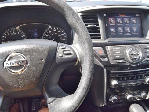 Used 2018 Nissan Pathfinder S AWD/4WD image 26