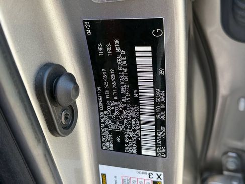 Used 2023 Lexus GX 460 Luxury w/ Sport Design Package AWD/4WD image 29