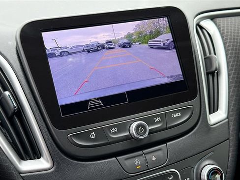 Used 2024 Chevrolet Malibu LT FWD image 19