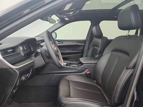 New 2026 Jeep Grand Cherokee L Limited AWD/4WD image 18