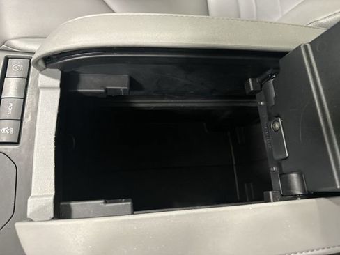Used 2022 Toyota Highlander XLE FWD image 27