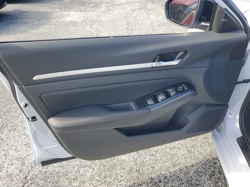 New 2025 Nissan Altima 2.5 SR w/ SR Premium Package image 8