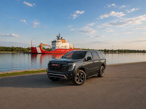 Used 2024 GMC Terrain SLE w/ LPO, Floor Liner Package FWD image 38