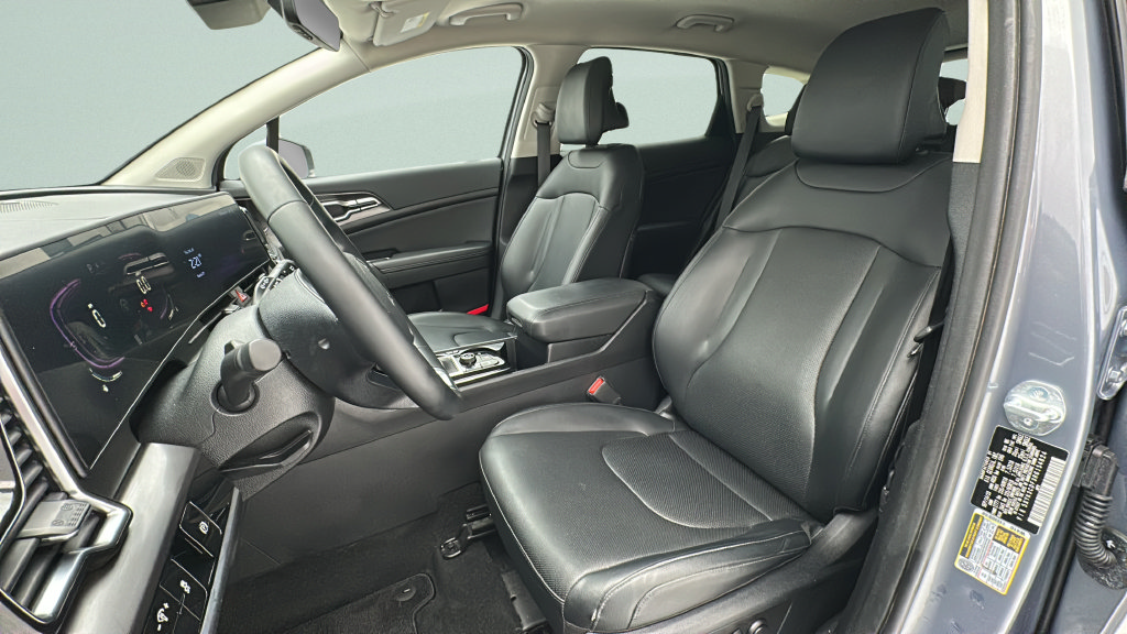 Used 2024 Kia Sportage EX AWD/4WD image 14