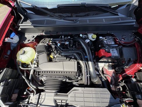 New 2025 Ford Maverick XLT w/ XLT Luxury Package image 16