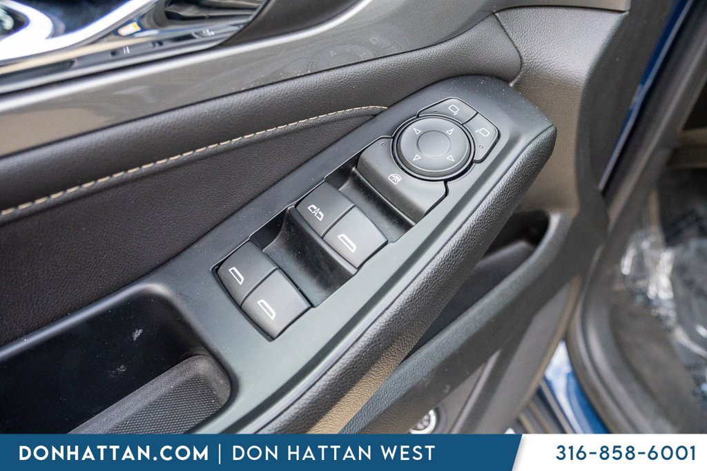 Used 2023 Chevrolet Traverse LT AWD/4WD image 15