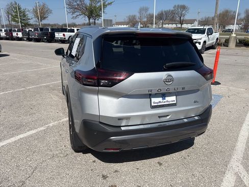 Used 2022 Nissan Rogue SL w/ SL Premium Package image 22