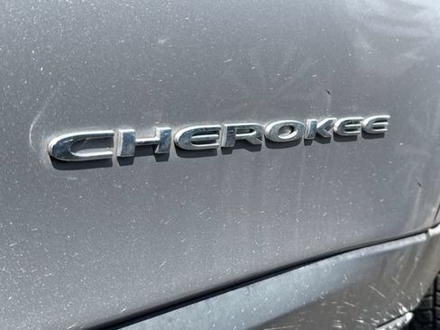 Used 2016 Jeep Cherokee Limited AWD/4WD image 13