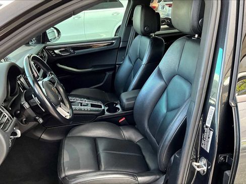 Used 2021 Porsche Macan image 7