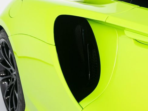 Used 2025 McLaren Artura Spider image 23