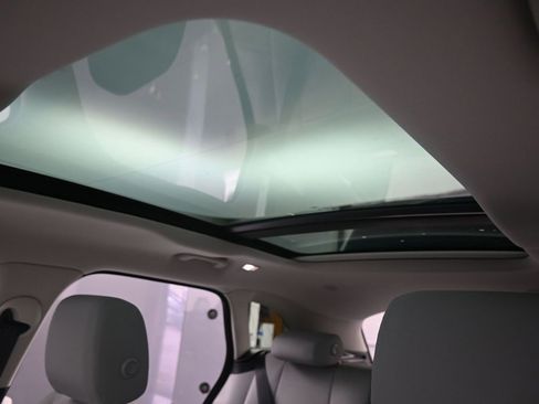 Used 2025 Land Rover Range Rover Velar S image 24