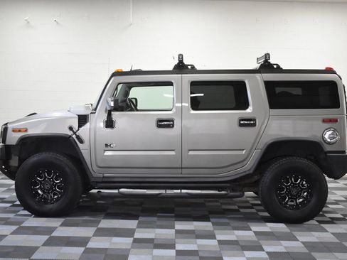 Used 2004 HUMMER H2 w/ Preferred Equipment Group image 2