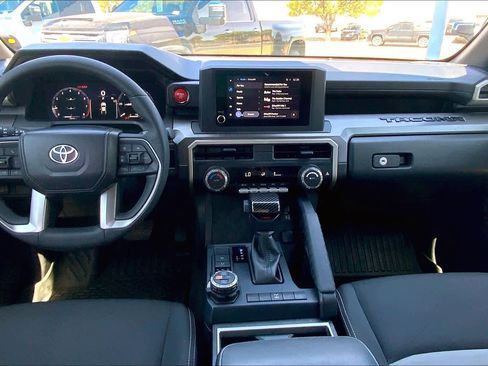 Used 2025 Toyota Tacoma TRD Off-Road image 16