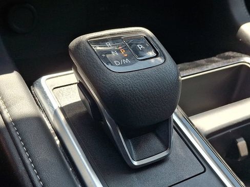 Used 2025 Nissan Pathfinder SV AWD/4WD image 16
