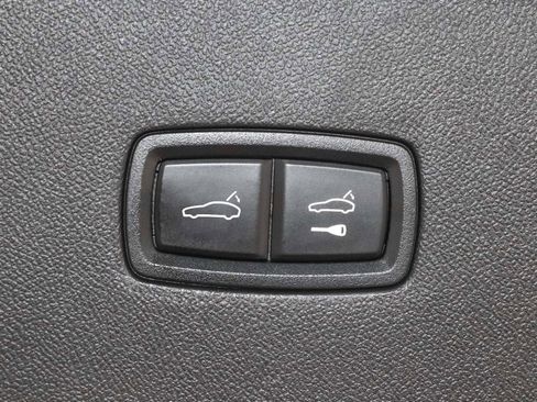 Used 2023 Porsche Cayenne GTS w/ Premium Package image 51