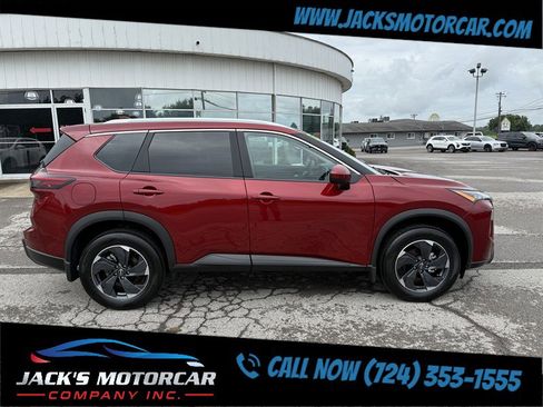 Used 2025 Nissan Rogue SV w/ SV Premium Package image 5