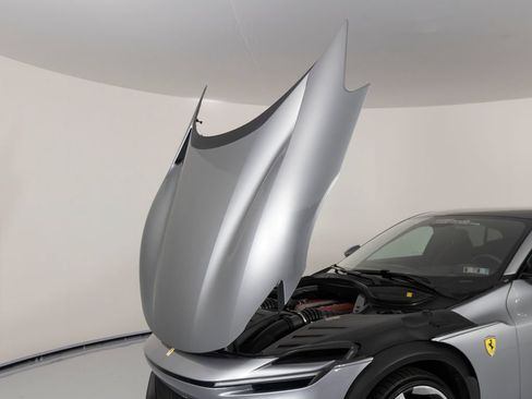 Used 2023 Ferrari Purosangue AWD/4WD image 31