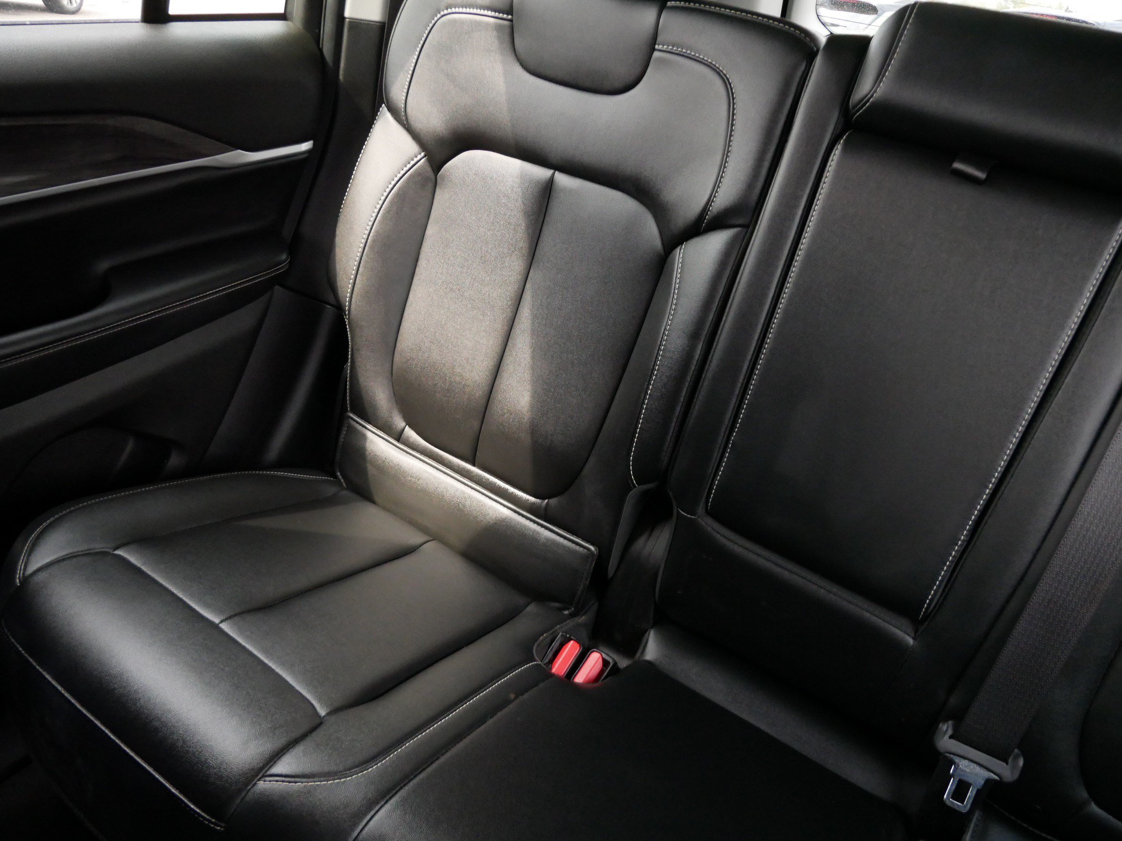 Used 2023 Jeep Grand Cherokee 4WD 4xe image 12