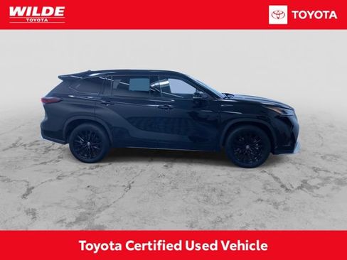 Certified 2025 Toyota Highlander XSE AWD/4WD image 2