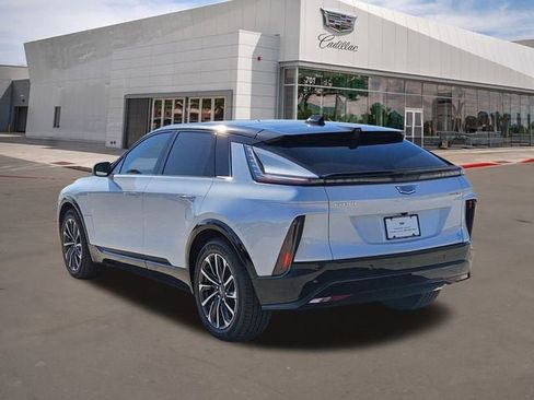 New 2026 Cadillac Lyriq Sport w/ LPO, Floor Liner Package image 4