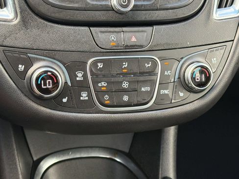 Used 2024 Chevrolet Malibu LT FWD image 17