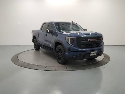 Used 2026 GMC Sierra 1500 Elevation w/ Elevation Premium Package AWD/4WD image 2