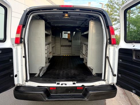 Used 2011 GMC Savana 3500 image 5