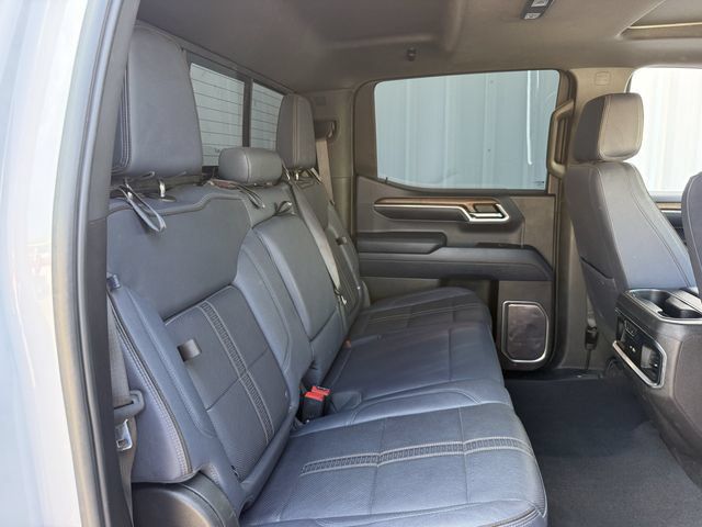 Used 2023 Chevrolet Silverado 1500 High Country w/ High Country Premium Package AWD/4WD image 34
