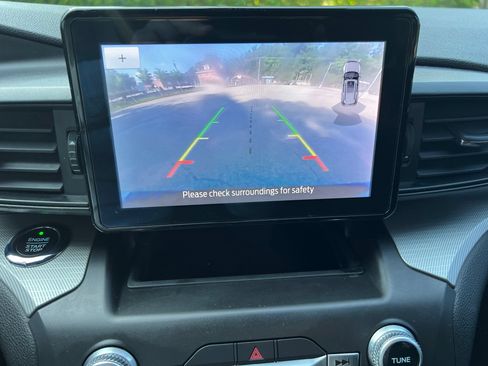 Used 2020 Ford Explorer XLT w/ Comfort Package AWD/4WD image 38