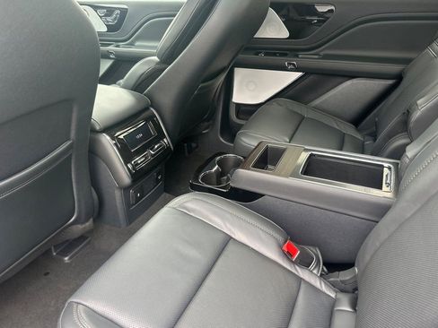 New 2026 Lincoln Aviator Reserve w/ Luxury Package RWD image 11