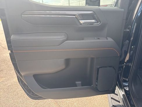 Used 2025 GMC Sierra 1500 AT4 w/ AT4 Premium Package AWD/4WD image 12