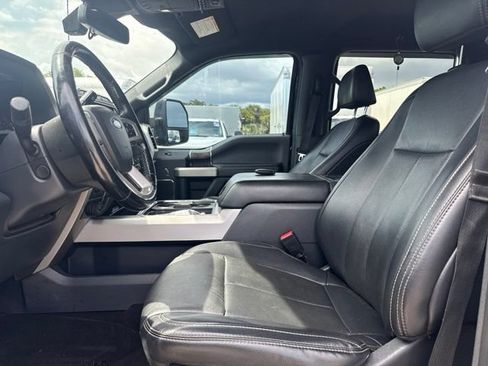 Used 2022 Ford F350 Lariat w/ Lariat Ultimate Package AWD/4WD image 2