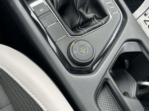 New 2026 Volkswagen Taos SE AWD/4WD image 25