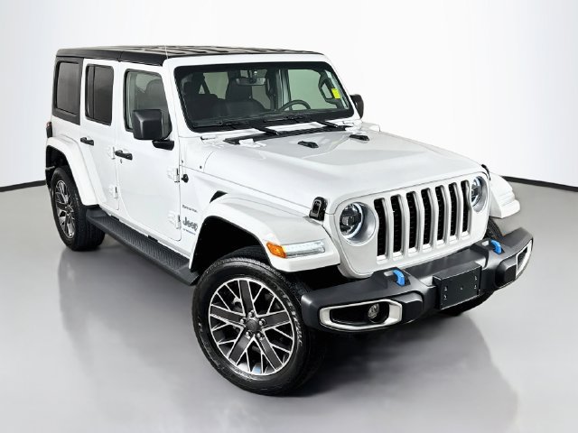 Used 2023 Jeep Wrangler Unlimited Sahara w/ Cold Weather Group AWD/4WD image 3
