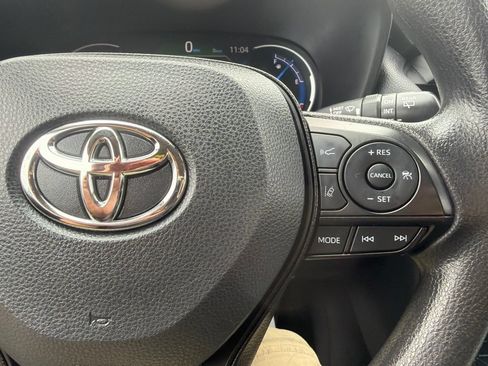 Used 2025 Toyota RAV4 XLE AWD/4WD image 24