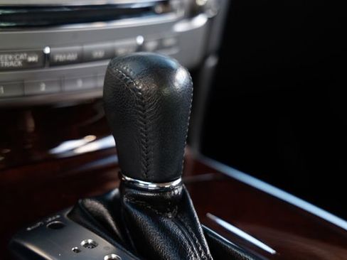 Used 2017 INFINITI Q70 3.7 image 43