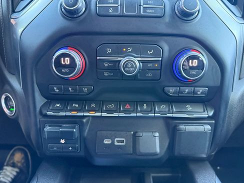 Used 2020 Chevrolet Silverado 1500 LTZ AWD/4WD image 28