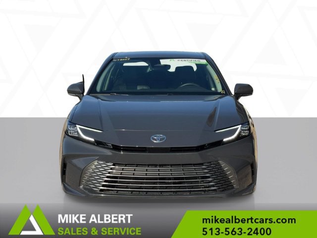 Used 2025 Toyota Camry XLE FWD image 2