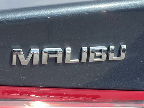 Used 2021 Chevrolet Malibu LT image 28