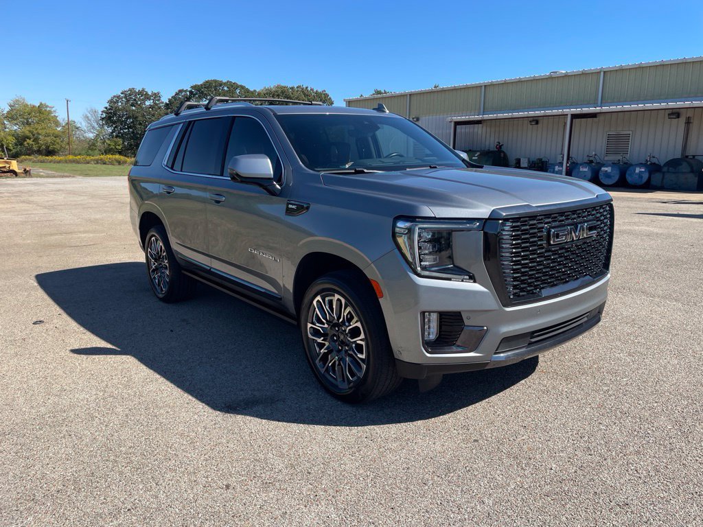 Used 2023 GMC Yukon Denali Ultimate AWD/4WD image 9
