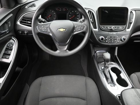 Used 2024 Chevrolet Malibu LT FWD image 11