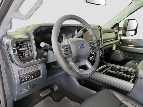 New 2026 Ford F250 Lariat w/ Black Appearance Package AWD/4WD image 9