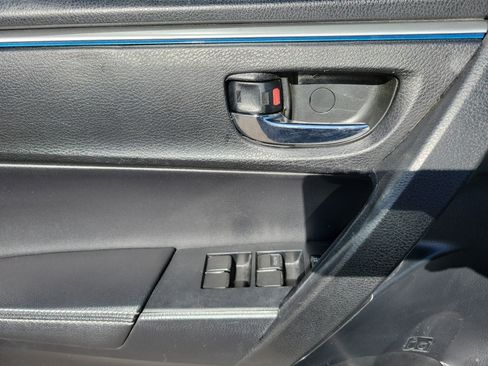 Used 2016 Toyota Corolla S image 18