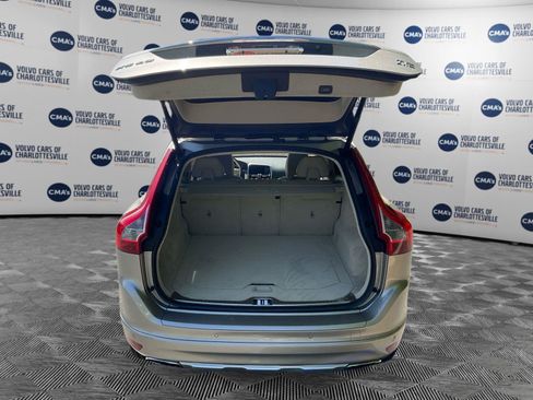Used 2015 Volvo XC60 T6 w/ Proximity Package AWD/4WD image 11