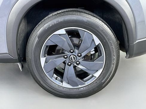Used 2025 Nissan Rogue SV FWD image 32