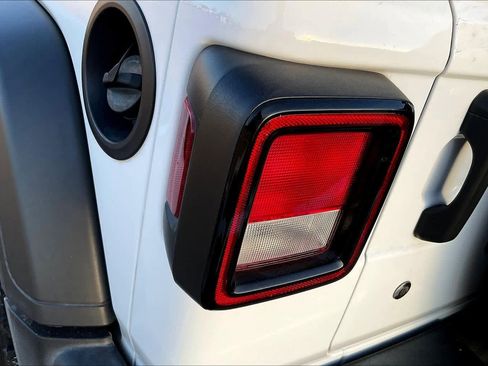 Used 2020 Jeep Wrangler Sport image 30